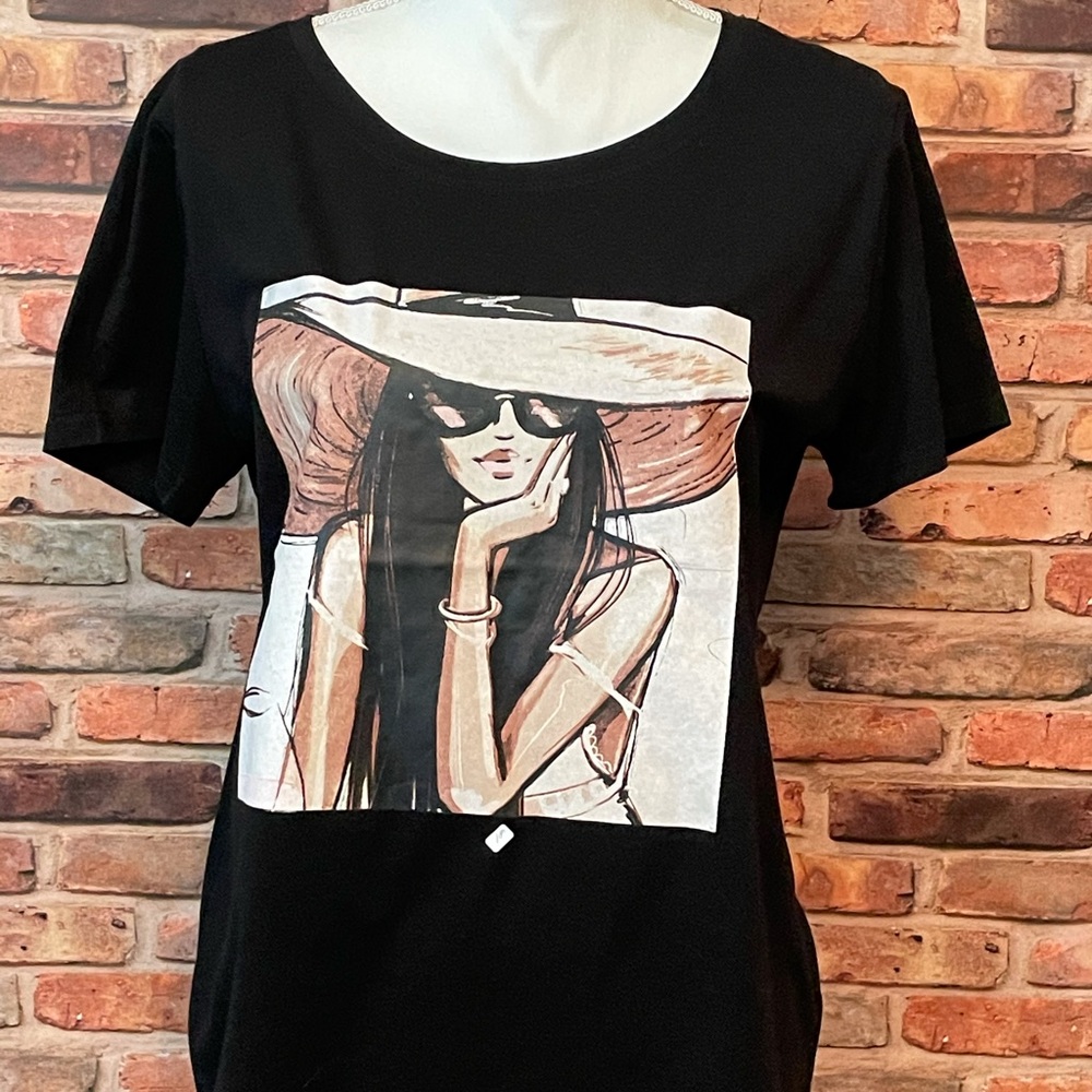 Black Tee